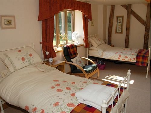 Отель Oak Farm Barn Beyton Экстерьер фото