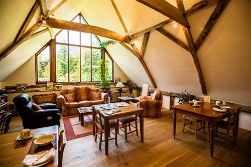 Отель Oak Farm Barn Beyton Экстерьер фото